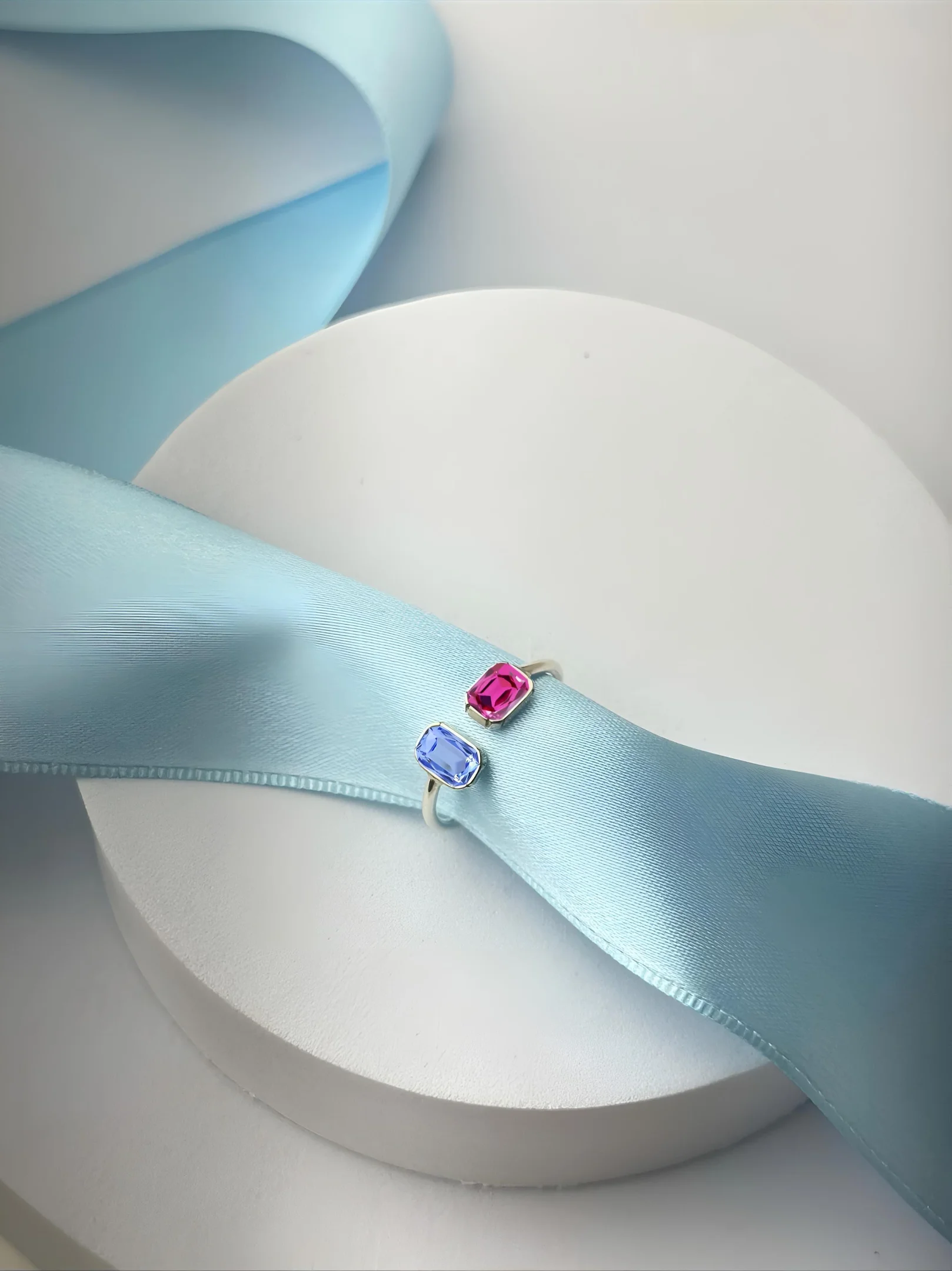 Anel de Prata Cristal Octogonal Rosa e Azul Regulável