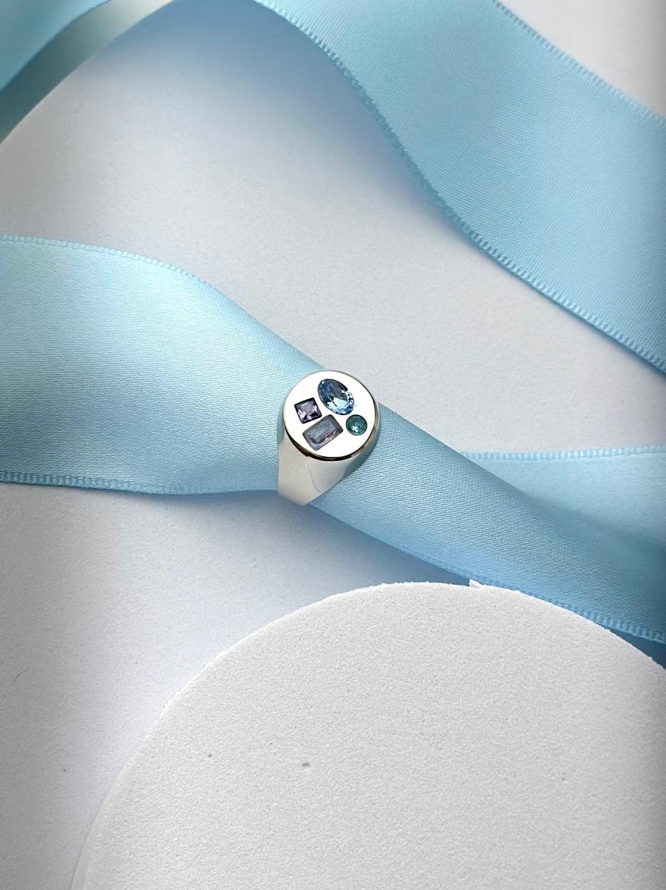 Anel de Prata Redondo Cristais Austriacos Colorido