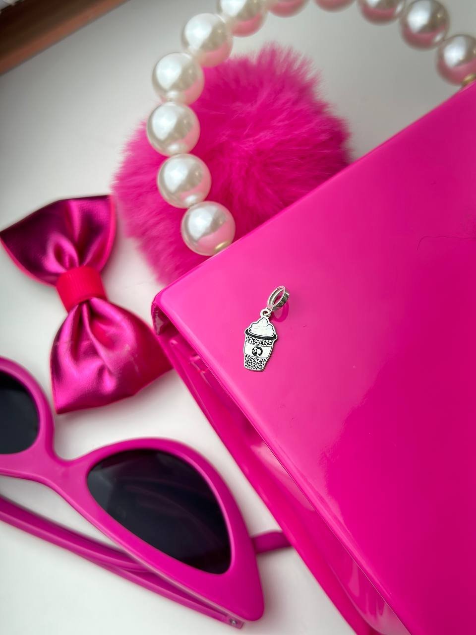 Berloque de Prata Barbie Milkshake