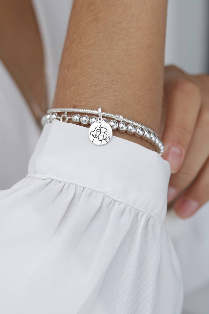 Berloque de Prata Medalha Mulher e Doguinho