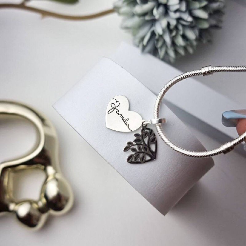 Berloque de Prata Patuá Coração Família Árvore da Vida