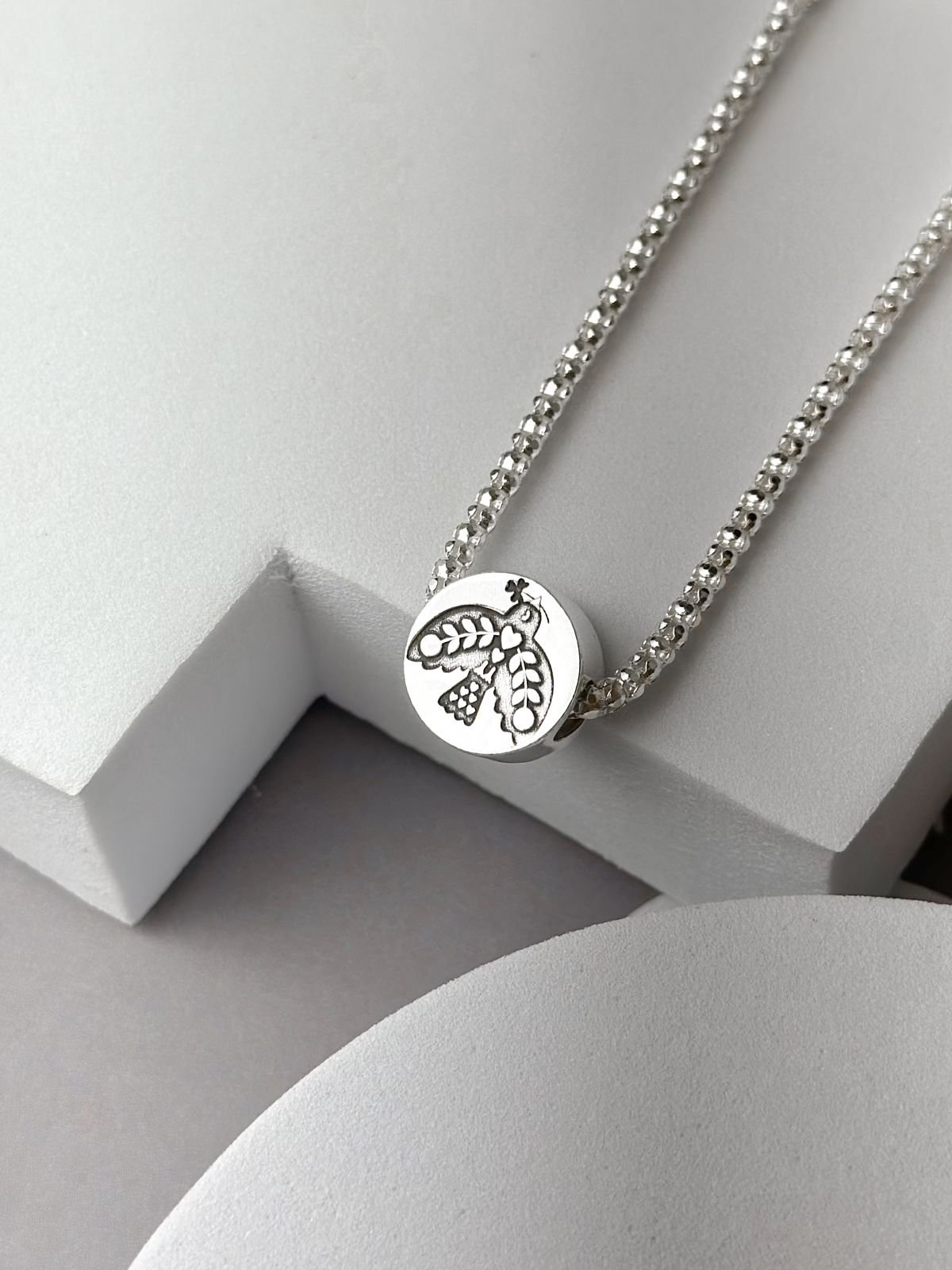 Berloque de Prata Separador Espírito Santo e Aparecida