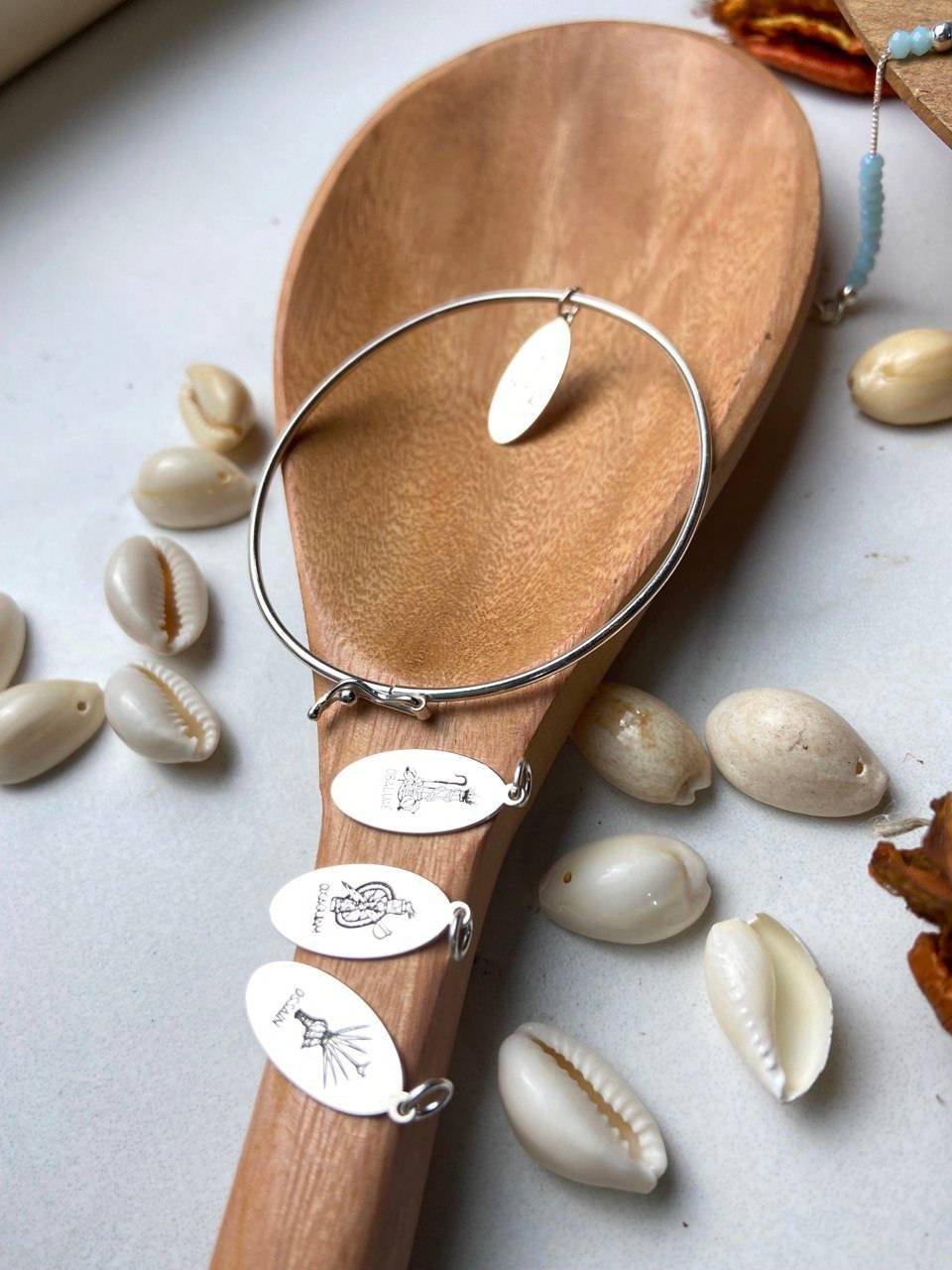 Bracelete de Prata Rígido + Pingente de Prata Orixá