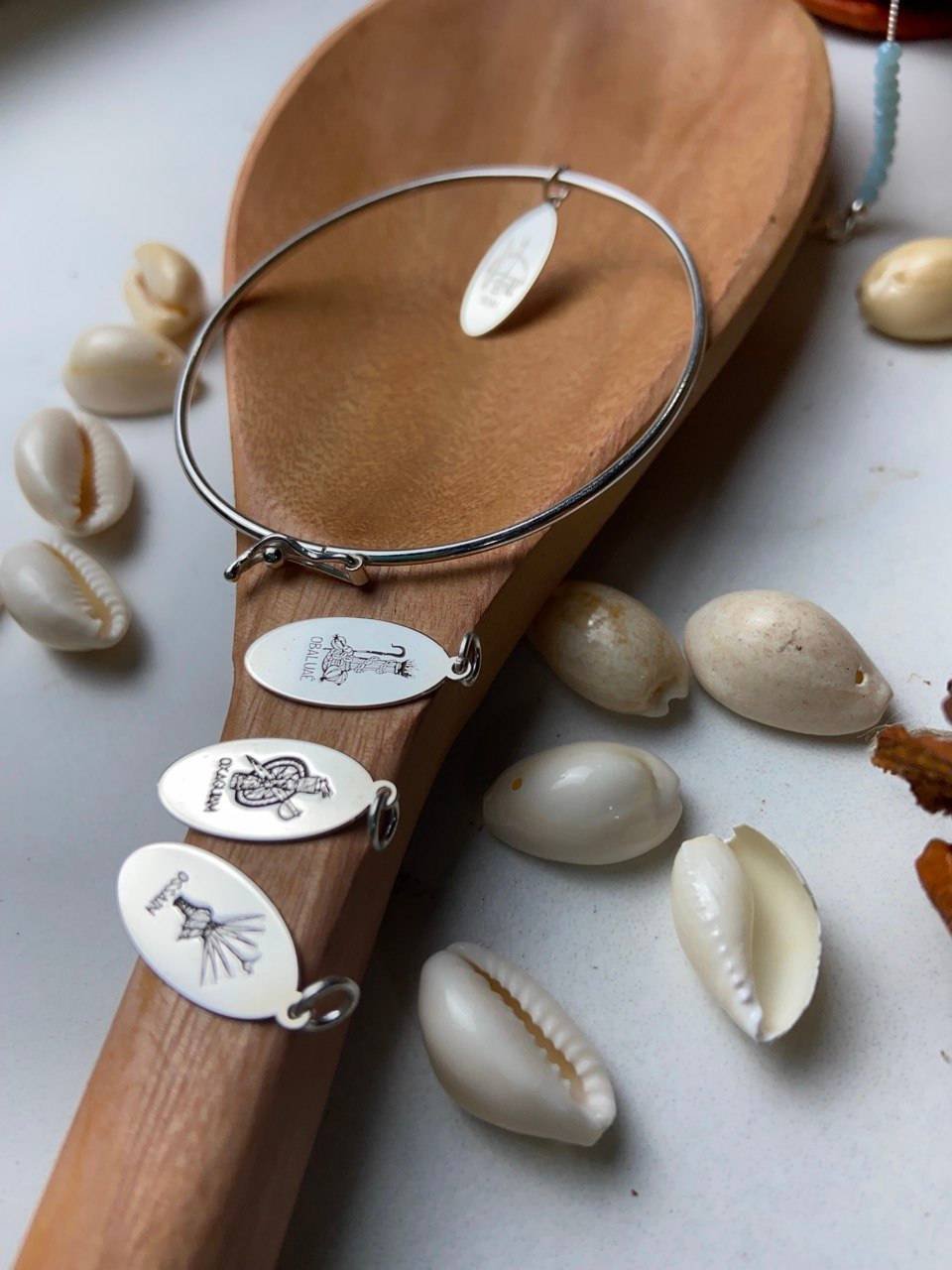 Bracelete de Prata Rígido + Pingente de Prata Orixá