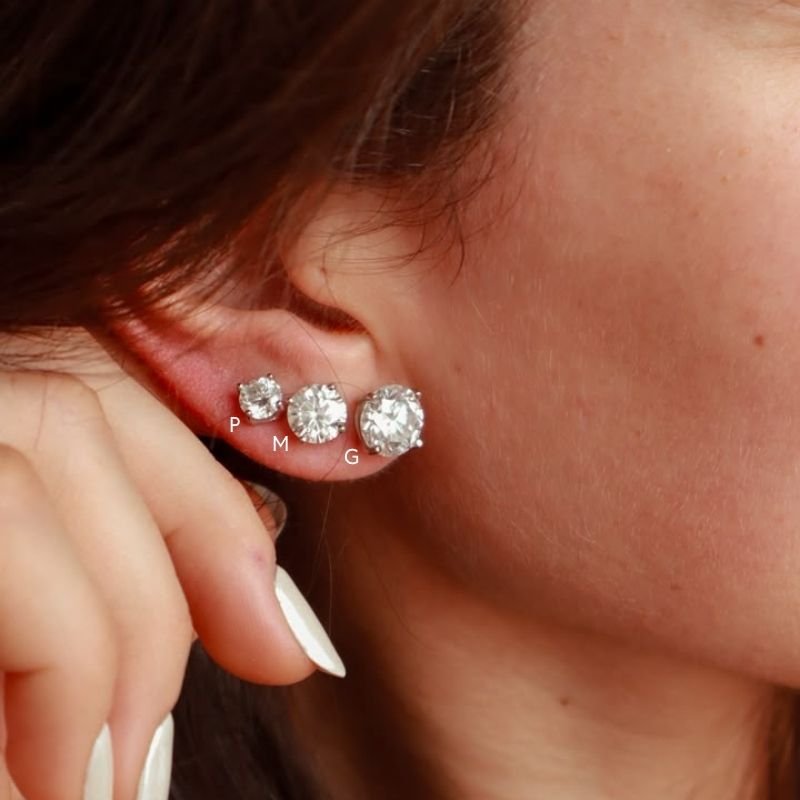 Brinco de Prata Ponto de Luz Moissanite