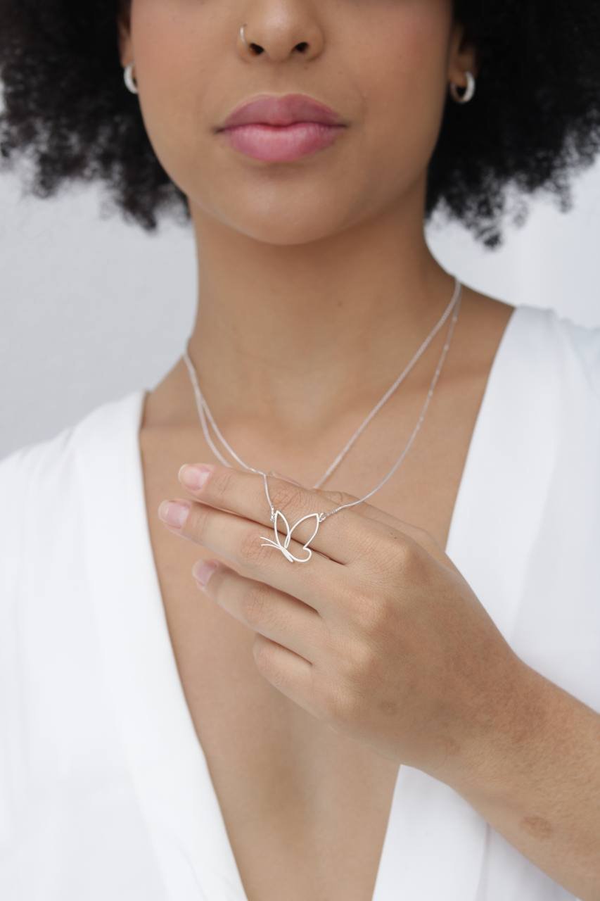 Colar de Prata Borboleta Minimalista P