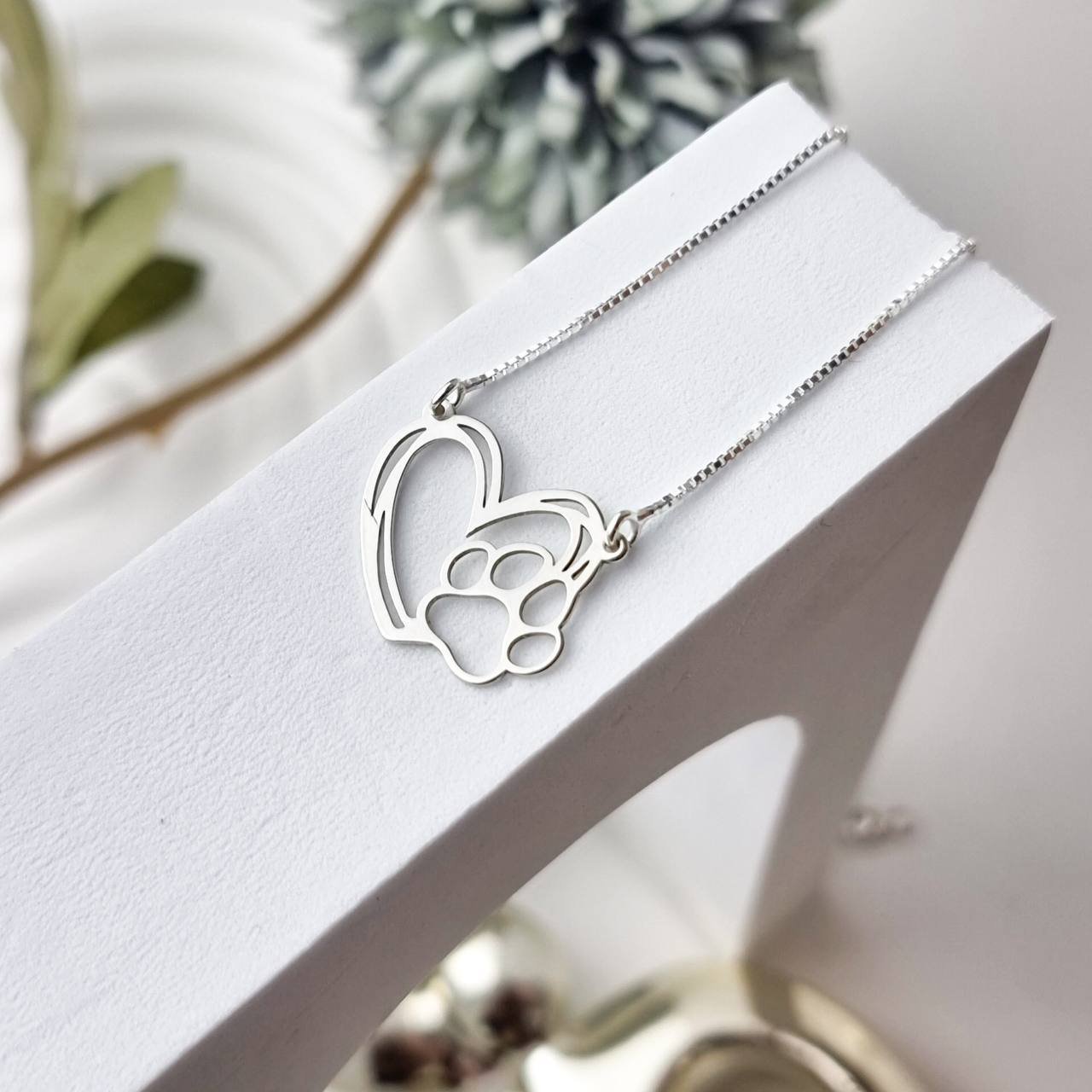 Colar de Prata Coração Riscado Com Patinha