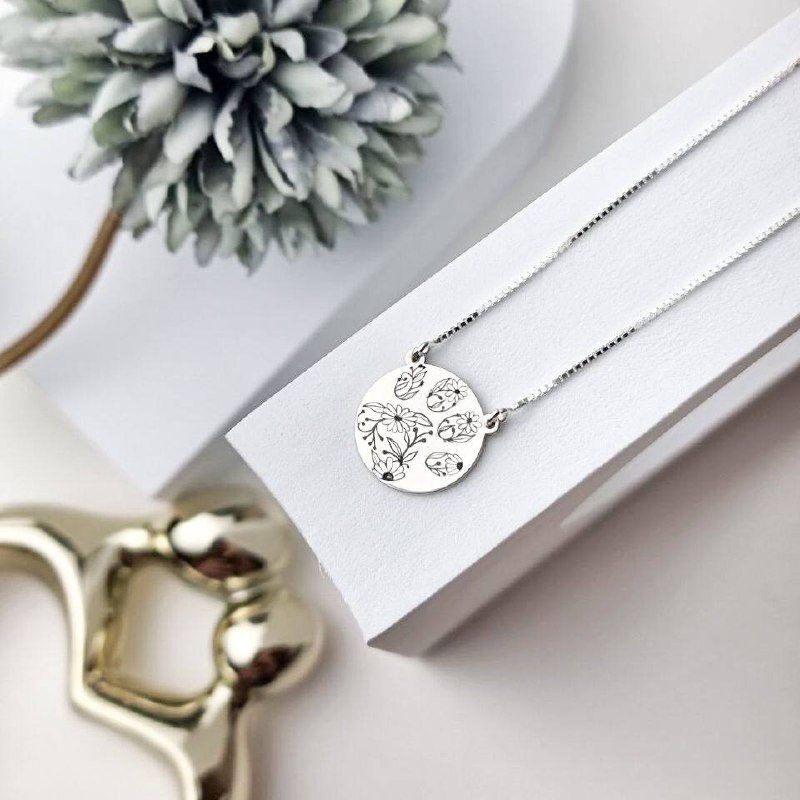 Colar de Prata Medalha Patinha Florida