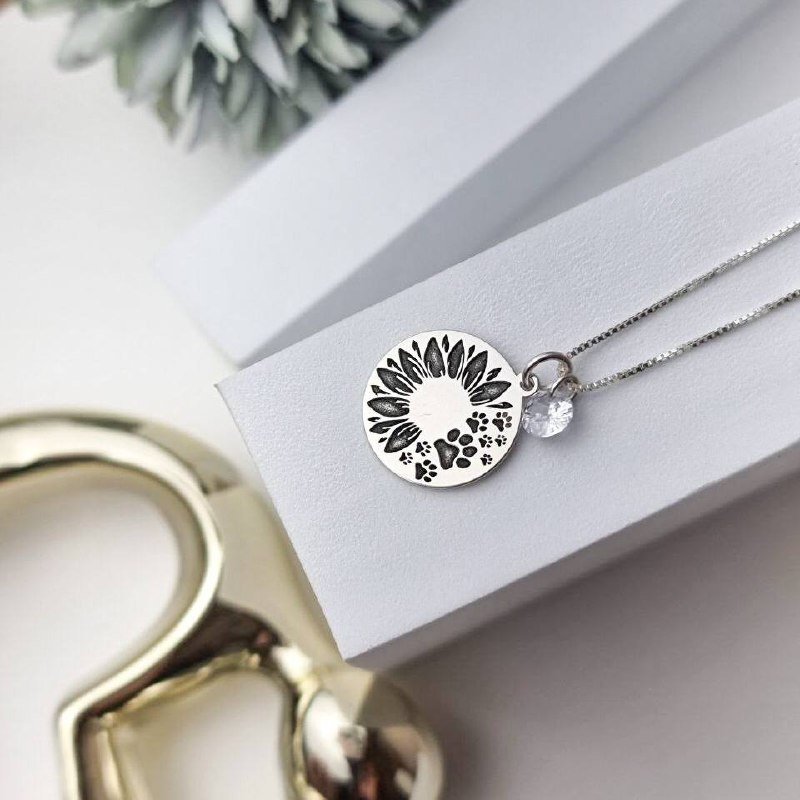 Colar de Prata Patuá Medalha Girassol Patinha e Zircônia