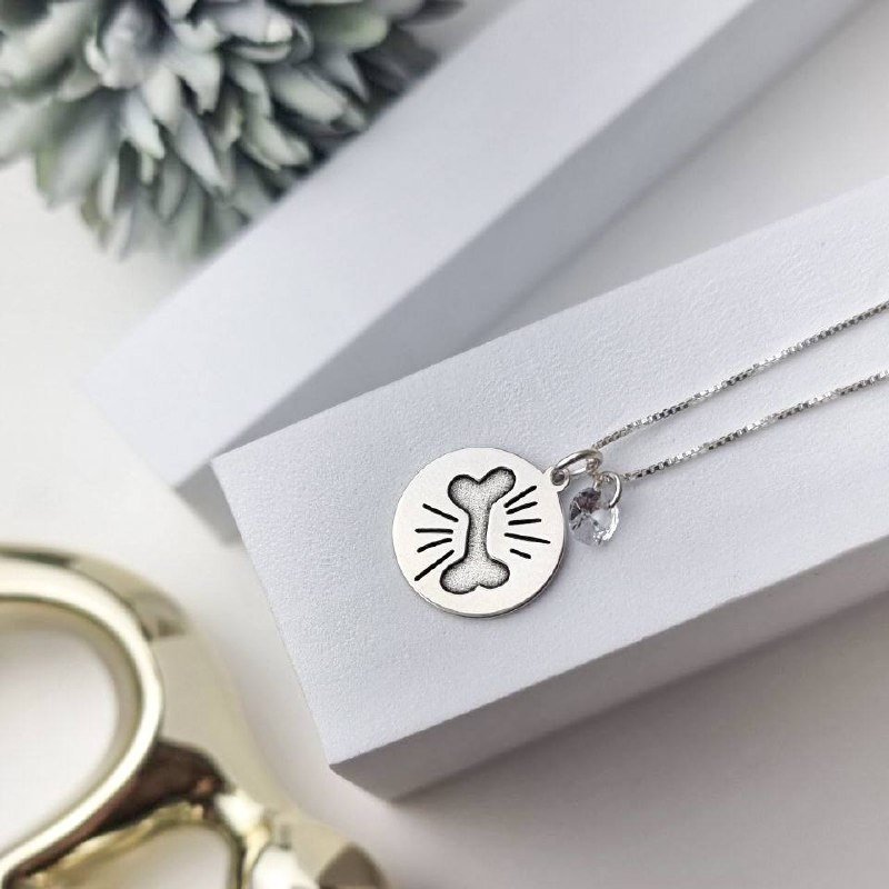 Colar de Prata Patuá Medalha Ossinho e Zircônia