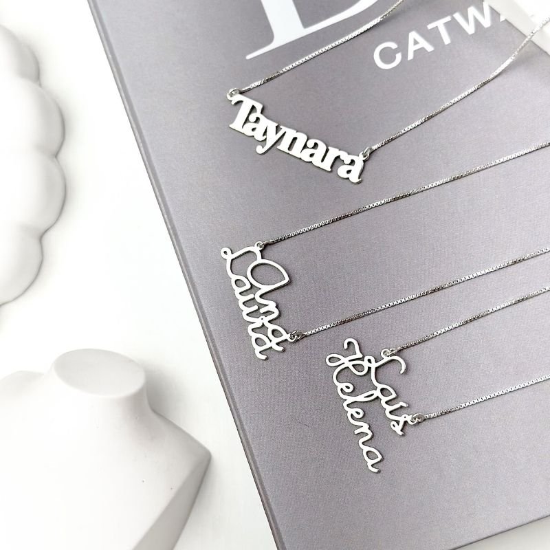 Colar de Prata Personalizável com Nome Manuscrito Três Letras
