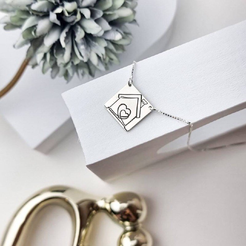 Colar de Prata Quadrado Casa do Amor