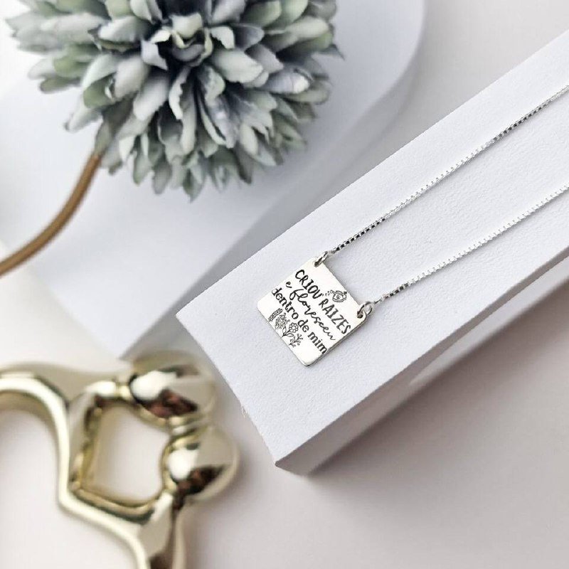 Colar de Prata Quadrado Criou Raízes