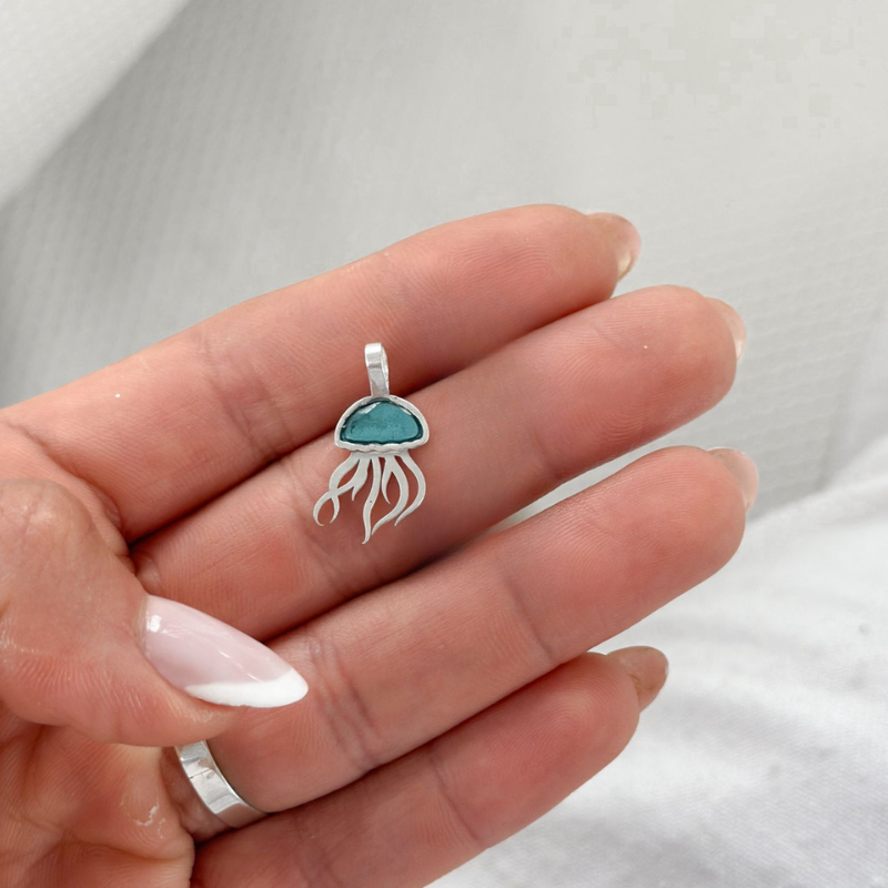 Pingente de Prata Água Viva Resinada