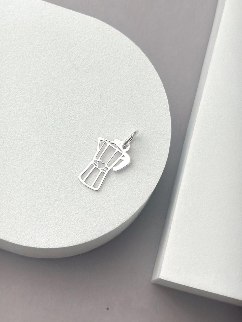 Pingente de Prata Cafeteira Vazado Minimalista