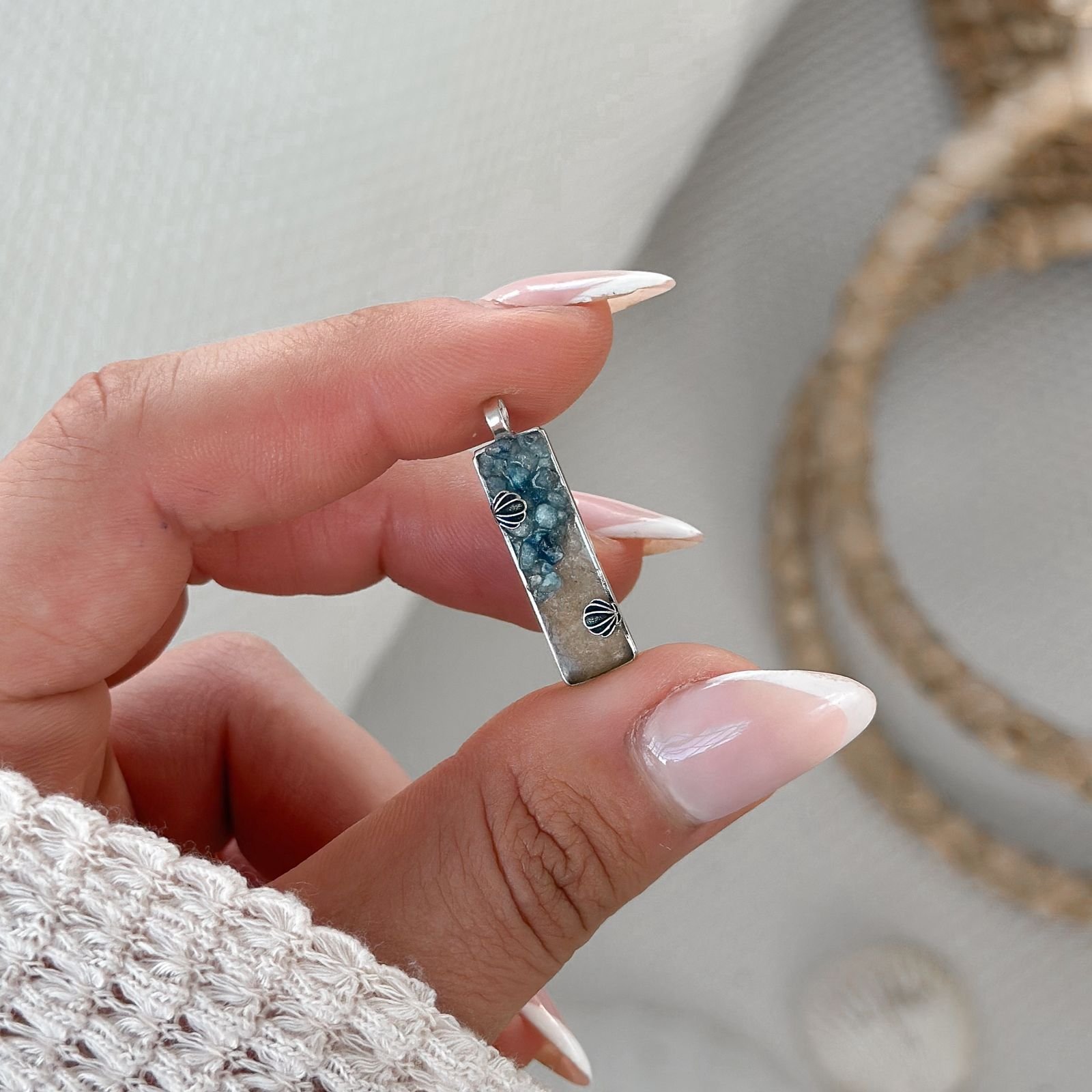 Pingente de Prata Caixa Palito Cascalho Pedra Natural e Simbolos Praianos