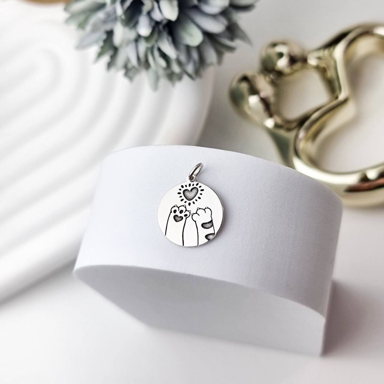 Pingente de Prata Medalha Patinhas de Gato