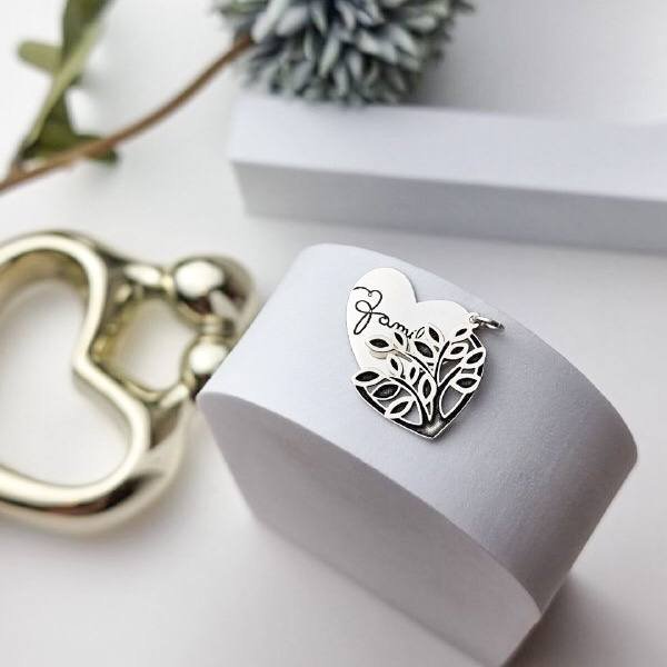 Pingente de Prata Patuá Coração Família Árvore da Vida