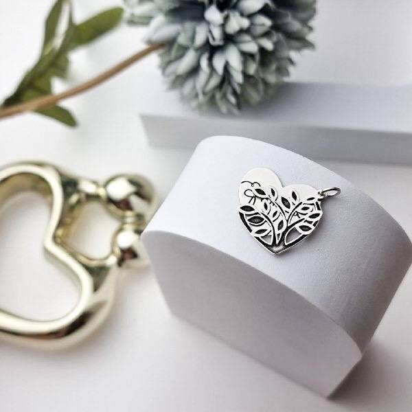 Pingente de Prata Patuá Coração Família Árvore da Vida