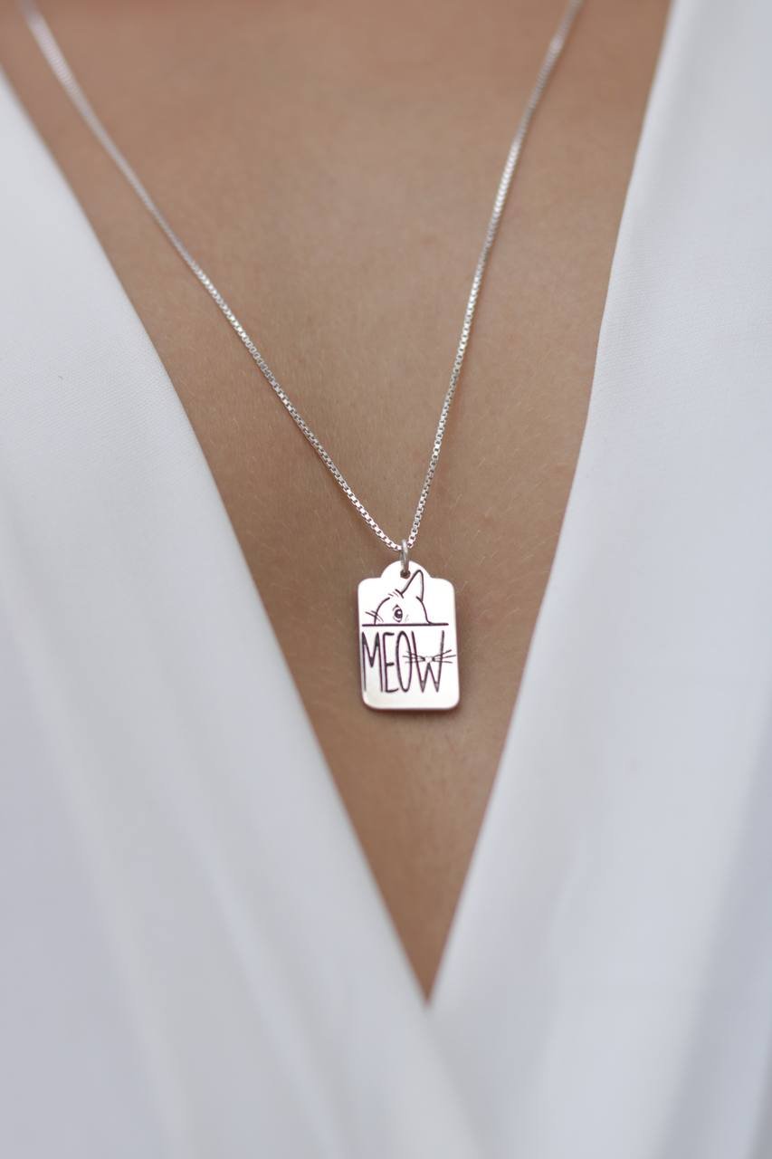 Pingente de Prata Retangular Meow