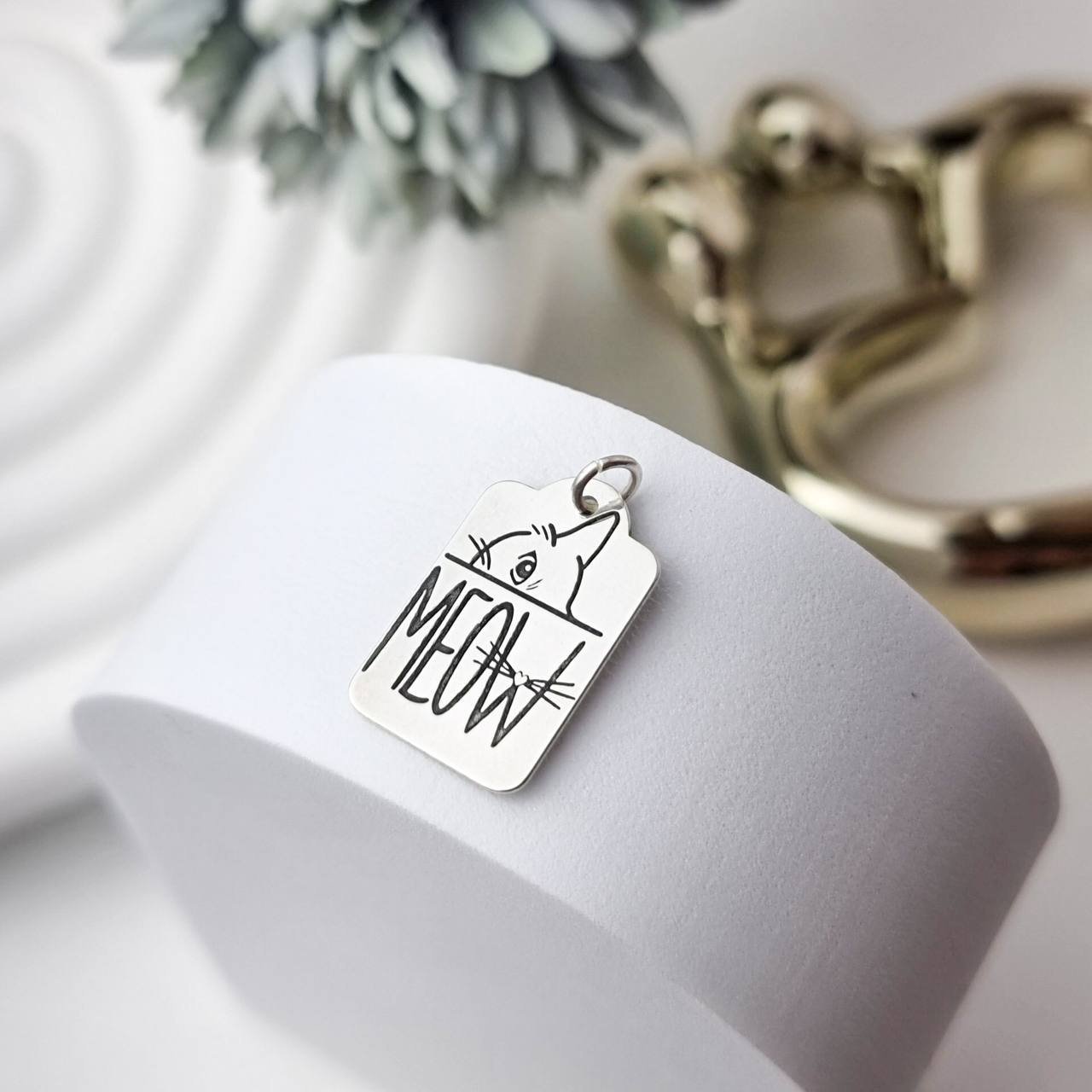 Pingente de Prata Retangular Meow
