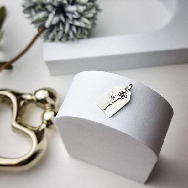 Pingente de Prata Rosa Relevo