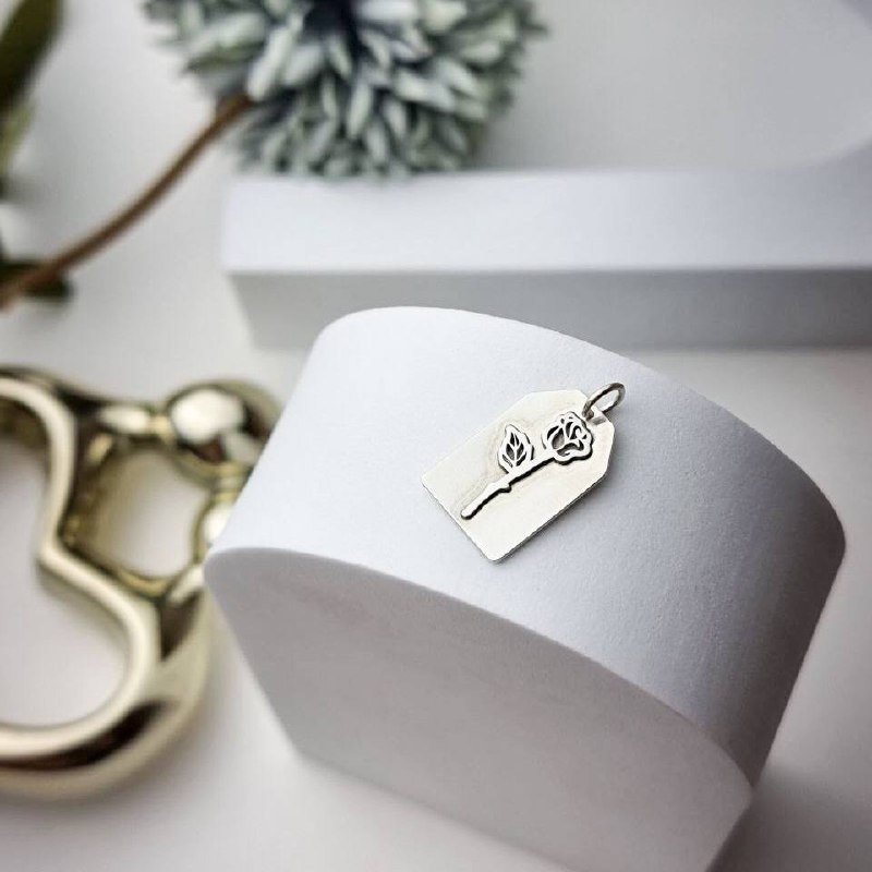 Pingente de Prata Rosa Relevo