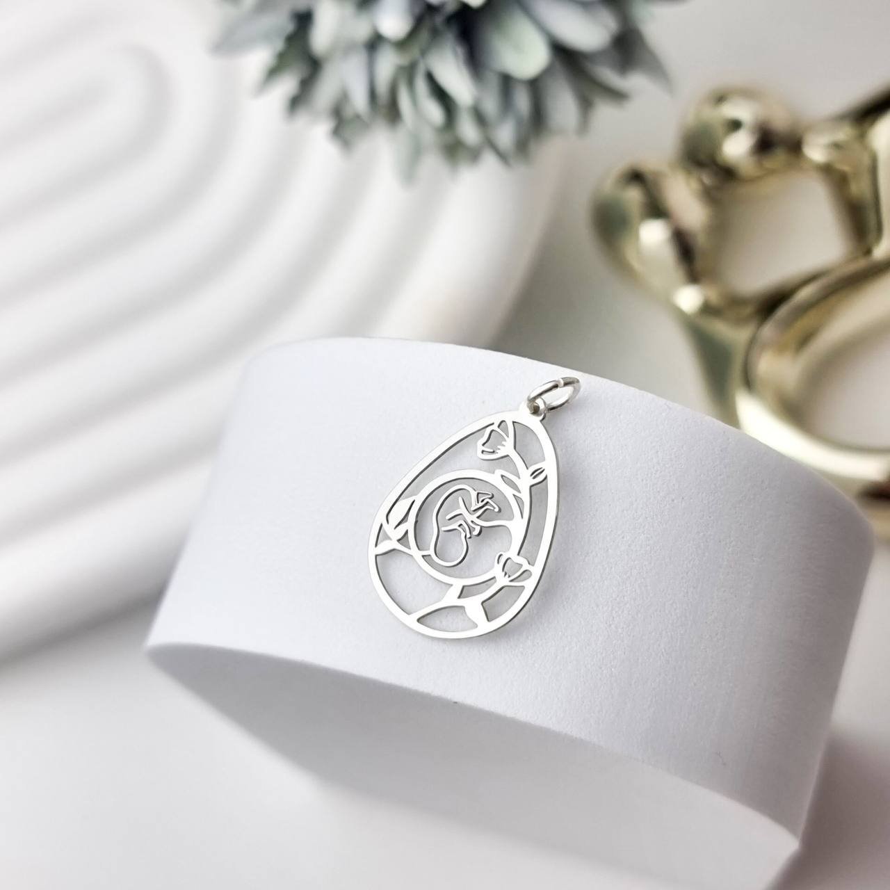 Pingente de Prata Útero Florido